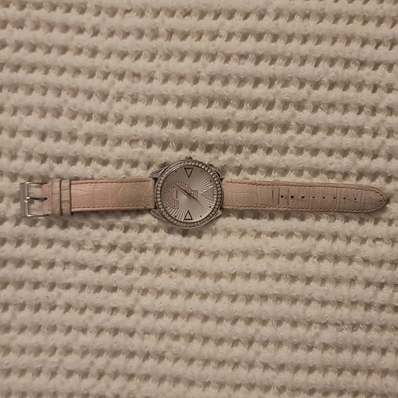GUESS Watch Pink Leather Strap - Picture 2 of 5